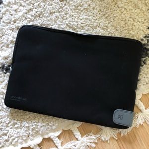 🌷4/$20 Tucano large neoprene zip laptop case